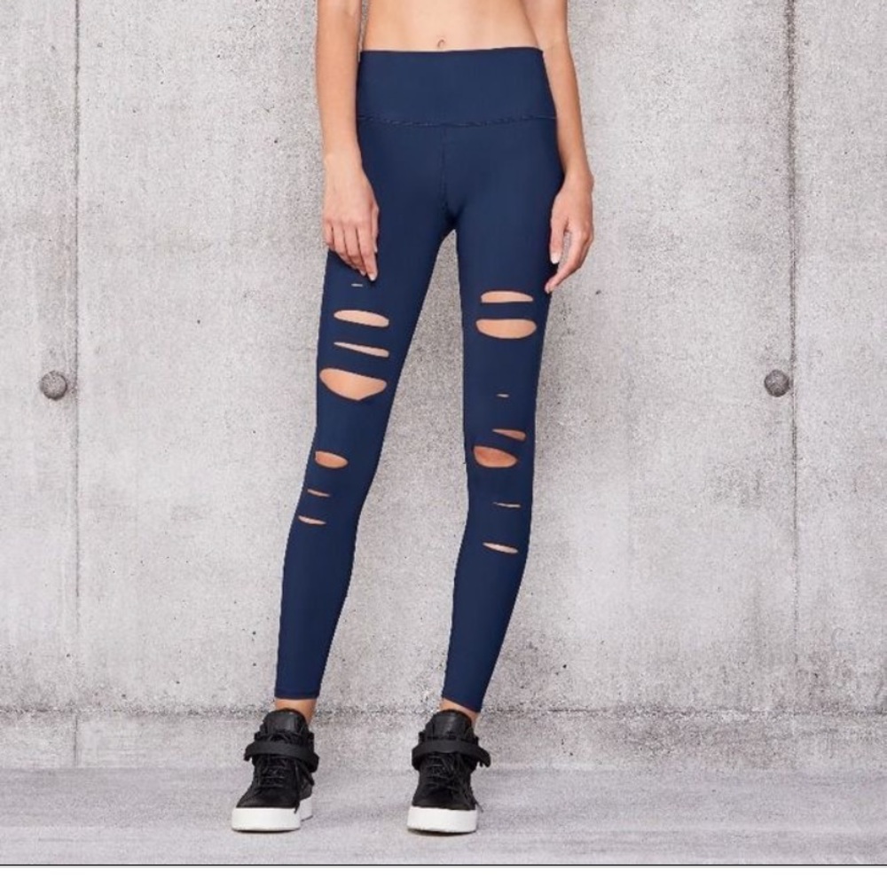 ALO Women's Size S Navy Blue Ripped
Warrior Leggings Full
